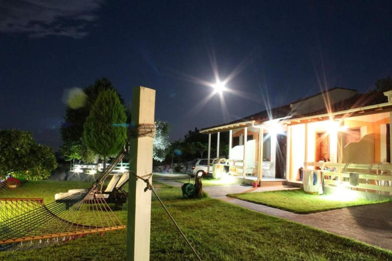 Aura Guest House Koinira Exterior photo